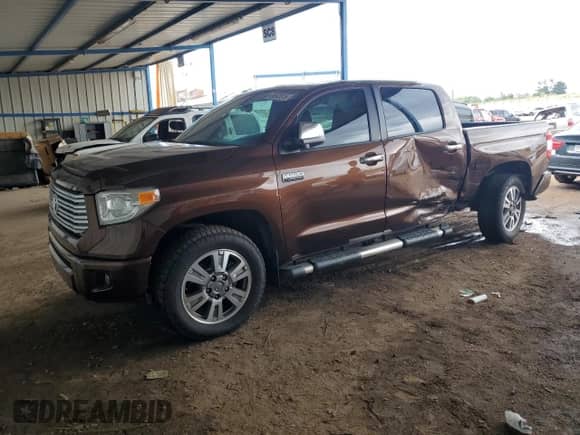 2017 Toyota Tundra Platinum с VIN 5TFAW5F11HX651690, выставлен на аукционе Copart как лот 69562075 с пробегом 67 829 миль миль и Списание • Salvage title. История ставок и продаж доступна на DreamBid. Изображение 1.