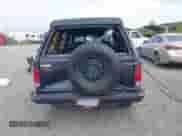 1992 Chevrolet Blazer z VIN 1GNDT13W4N2177782, wystawiony jako IAAI lot #42766017 z przebiegiem 165 544 mil mil oraz . Historia ofert i sprzedaży dostępna na DreamBid. Obrazek 16.