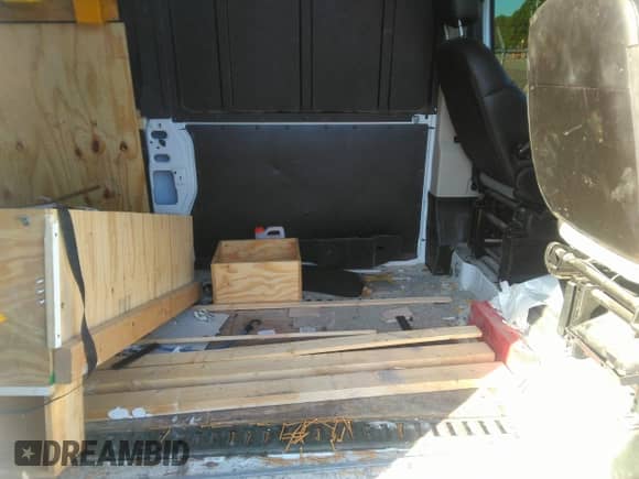 2019 Ram ProMaster Cargo z VIN 3C6TRVDGXKE543090, wystawiony jako IAAI lot #42055197 z przebiegiem 150 303 mil mil oraz . Historia ofert i sprzedaży dostępna na DreamBid. Obrazek 8.