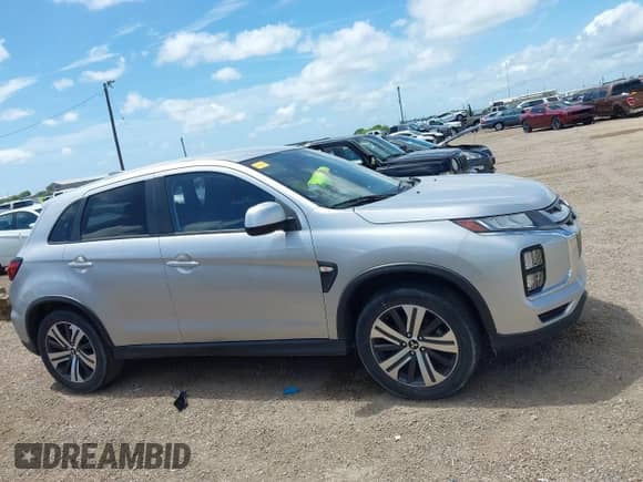 2021 Mitsubishi Outlander ES z VIN JA4APUAU8MU001012, wystawiony jako IAAI lot #42541024 z przebiegiem 77 642 mil mil oraz . Historia ofert i sprzedaży dostępna na DreamBid. Obrazek 13.