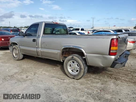 2000 Chevrolet Silverado 2500 Work Truck with VIN 1GCGC24U7YE177397, listed as a Copart auction lot 79239564 with 273,295 mi miles and Salvage title. Bid and sale history available at DreamBid. Image 2.