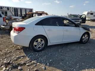 2015 Chevrolet Cruze LS z VIN 1G1PA5SH5F7171587, wystawiony jako Copart lot #69455725 z przebiegiem Nie podano mil oraz Szkoda całkowita • Salvage title. Historia ofert i sprzedaży dostępna na DreamBid. Obrazek 3.