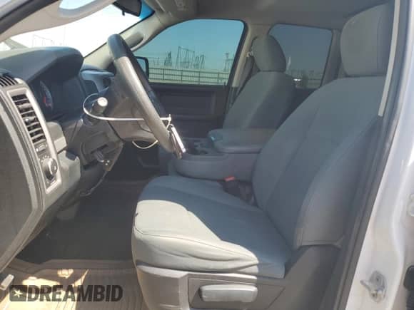 2015 Ram 1500 Tradesman z VIN 1C6RR6FG5FS541571, wystawiony jako Copart lot #68387205 z przebiegiem 206 947 mil mil oraz Szkoda całkowita • Salvage title. Historia ofert i sprzedaży dostępna na DreamBid. Obrazek 7.