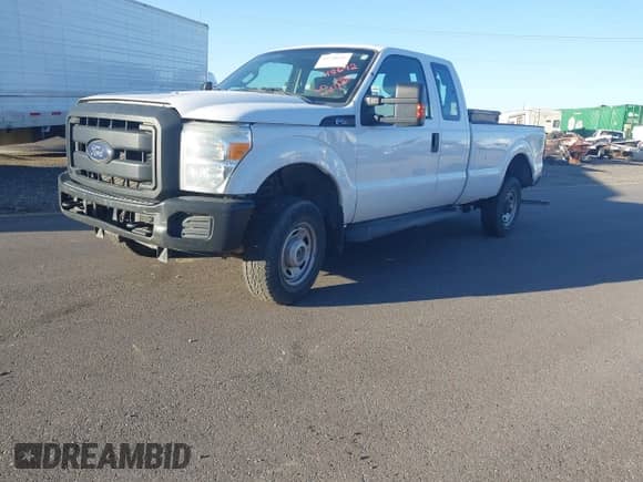 2015 Ford F-250 XLT with VIN 1FT7X2B60FEC17213, listed as a IAAI auction lot 43248642 with 271,378 mi miles and . Bid and sale history available at DreamBid. Image 16.