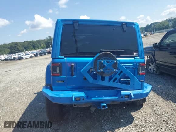 2022 Jeep Wrangler Unlimited Sahara with VIN 1C4HJXEM5NW242842, listed as a Copart auction lot 70505705 with 43,096 mi miles and Non repairable. Bid and sale history available at DreamBid. Image 6.