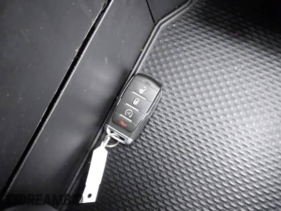 2020 Ram 1500 Big Horn z VIN 1C6SRFFT4LN195893, wystawiony jako IAAI lot #41606868 z przebiegiem 24 816 mil mil oraz . Historia ofert i sprzedaży dostępna na DreamBid. Obrazek 11.