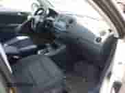 2009 Volkswagen Tiguan S с VIN WVGAV75N39W003418, выставлен на аукционе IAAI как лот 42228870 с пробегом 173 548 миль миль и . История ставок и продаж доступна на DreamBid. Изображение 5.