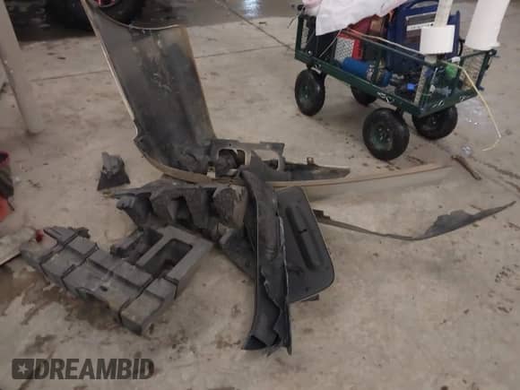 2005 Chevrolet Malibu Classic z VIN 1G1ND52F25M126197, wystawiony jako IAAI lot #41635127 z przebiegiem 218 168 mil mil oraz . Historia ofert i sprzedaży dostępna na DreamBid. Obrazek 12.