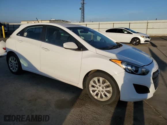 2017 Hyundai Elantra с VIN KMHD35LH2HU379512, выставлен на аукционе Copart как лот 82149825 с пробегом 132 151 миль миль и Списание • Salvage title. История ставок и продаж доступна на DreamBid. Изображение 4.
