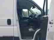 2023 Ram ProMaster Cargo с VIN 3C6LRVCG3PE519593, выставлен на аукционе IAAI как лот 43142030 с пробегом 77 938 миль миль и . История ставок и продаж доступна на DreamBid. Изображение 5.