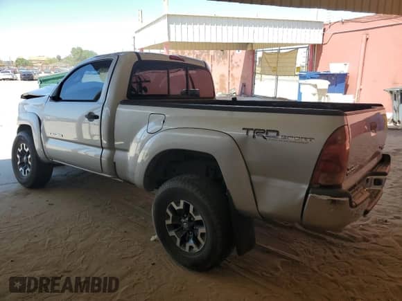 2007 Toyota Tacoma PreRunner z VIN 5TENX62N27Z353184, wystawiony jako Copart lot #56592915 z przebiegiem 122 770 mil mil oraz Szkoda całkowita • Salvage title. Historia ofert i sprzedaży dostępna na DreamBid. Obrazek 2.