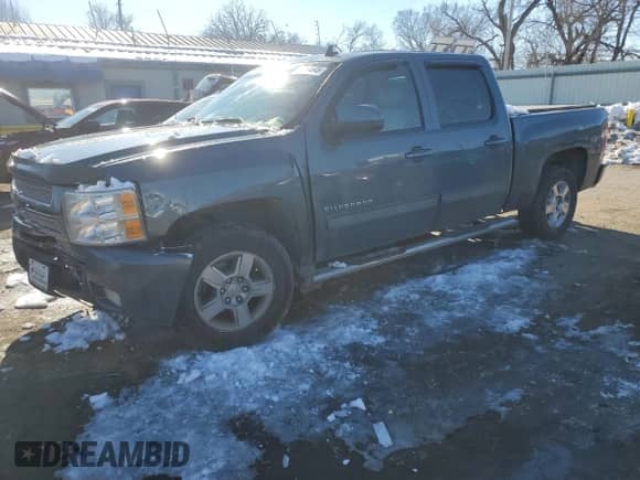 2012 Chevrolet Silverado 1500 LTZ z VIN 3GCPCTE02CG206095, wystawiony jako Copart lot #87666645 z przebiegiem 247 982 mil mil oraz Szkoda całkowita • Salvage title. Historia ofert i sprzedaży dostępna na DreamBid. Obrazek 1.