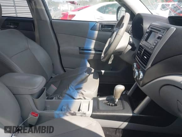 2012 Subaru Forester X Limited z VIN JF2SHBEC0CH420297, wystawiony jako IAAI lot #42977627 z przebiegiem 170 820 mil mil oraz . Historia ofert i sprzedaży dostępna na DreamBid. Obrazek 5.