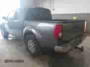 2018 Nissan Frontier SV z VIN 1N6AD0EV7JN763356, wystawiony jako IAAI lot #43017834 z przebiegiem 96 927 mil mil oraz . Historia ofert i sprzedaży dostępna na DreamBid. Obrazek 3.