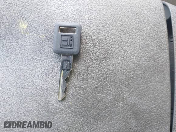 1996 Chevrolet Lumina с VIN 2G1WL52M3T9163744, выставлен на аукционе IAAI как лот 42114686 с пробегом 184 832 миль миль и . История ставок и продаж доступна на DreamBid. Изображение 11.