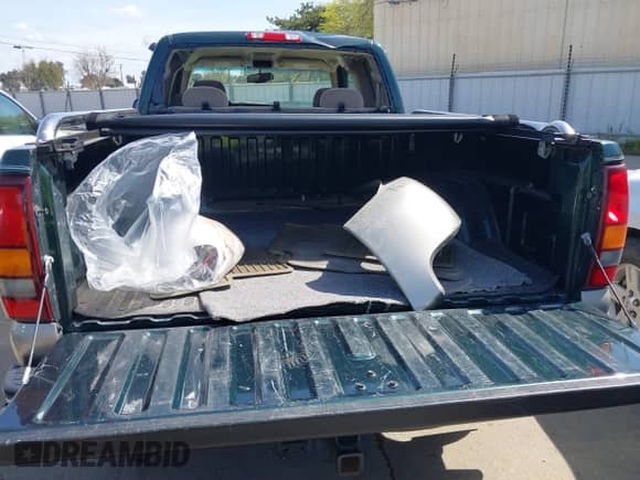 2003 GMC Sierra 1500 SLT с VIN 2GTEK19T631263010, выставлен на аукционе IAAI как лот 41846675 с пробегом 106 119 миль миль и . История ставок и продаж доступна на DreamBid. Изображение 12.