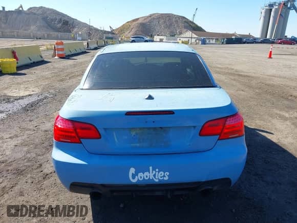 2011 BMW 3 Series 335is с VIN WBADX1C50BE570111, выставлен на аукционе IAAI как лот 43508136 с пробегом 105 738 миль миль и . История ставок и продаж доступна на DreamBid. Изображение 16.
