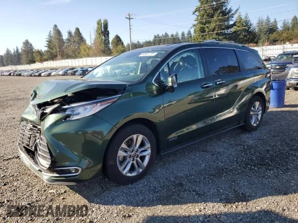 2021 Toyota Sienna Limited with VIN 5TDZSKFCXMS023058, listed as a Copart auction lot 84897725 with 60,002 mi miles and Salvage title. Bid and sale history available at DreamBid. Image 1.