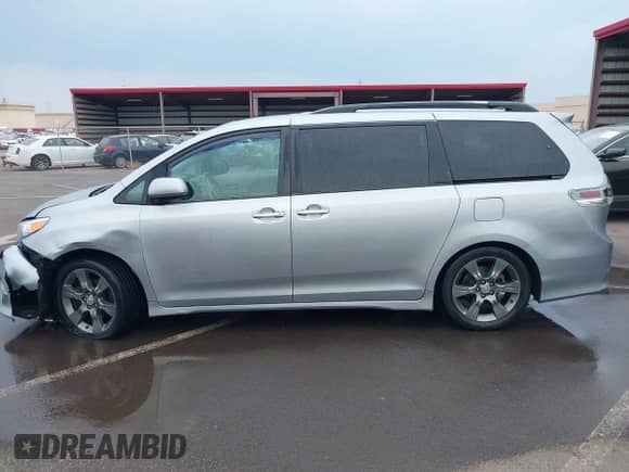 2013 Toyota Sienna SE with VIN 5TDXK3DC4DS366898, listed as a IAAI auction lot 41939257 with 157,292 mi miles and . Bid and sale history available at DreamBid. Image 14.