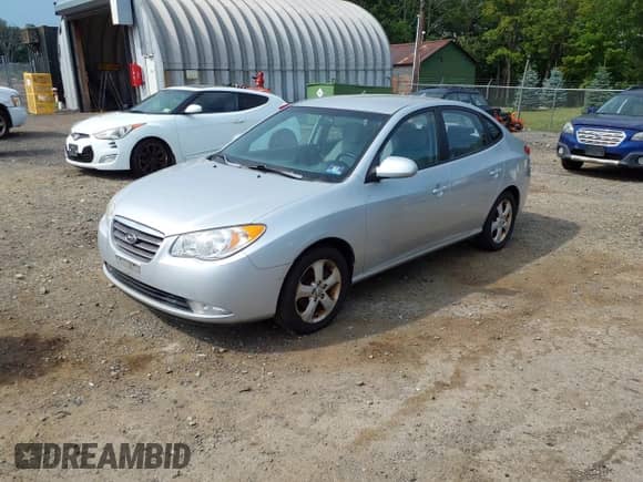 2009 Hyundai Elantra GLS z VIN KMHDU46D39U752588, wystawiony jako IAAI lot #42855337 z przebiegiem 169 673 mil mil oraz . Historia ofert i sprzedaży dostępna na DreamBid. Obrazek 2.