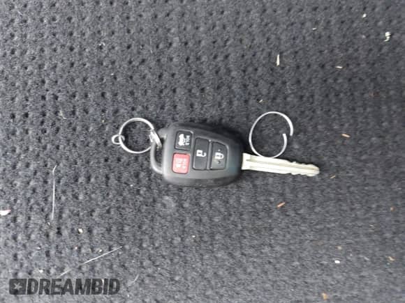 2017 Toyota Camry XLE with VIN 4T1BF1FKXHU694654, listed as a IAAI auction lot 42927658 with 29,020 mi miles and . Bid and sale history available at DreamBid. Image 11.