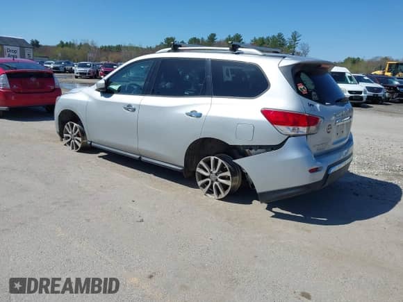 2016 Nissan Pathfinder Platinum with VIN 5N1AR2MM0GC616224, listed as a IAAI auction lot 42088422 with 131,411 mi miles and . Bid and sale history available at DreamBid. Image 3.