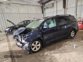 2011 Toyota Sienna LE with VIN 5TDKK3DC0BS054701, listed as a Copart auction lot 87066035 with 158,125 mi miles and Non repairable. Bid and sale history available at DreamBid. Image 1.