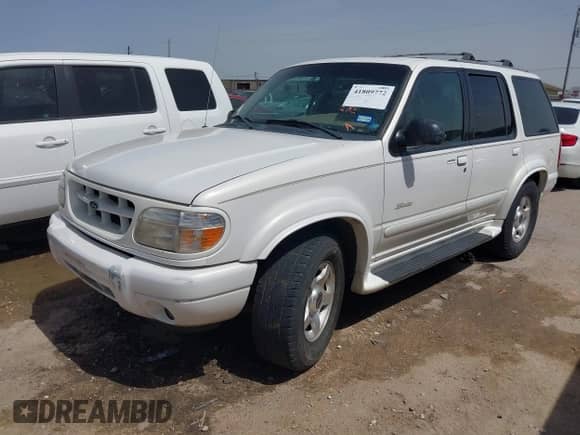 2000 Ford Explorer with VIN 1FMZU75E7YZA75919, listed as a IAAI auction lot 41809772 with 244,787 mi miles and . Bid and sale history available at DreamBid. Image 2.