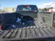 2003 GMC Sierra 1500 SLE z VIN 1GTEK14V23Z254997, wystawiony jako Copart lot #80293904 z przebiegiem 242 384 mil mil oraz Szkoda całkowita • Salvage title. Historia ofert i sprzedaży dostępna na DreamBid. Obrazek 10.