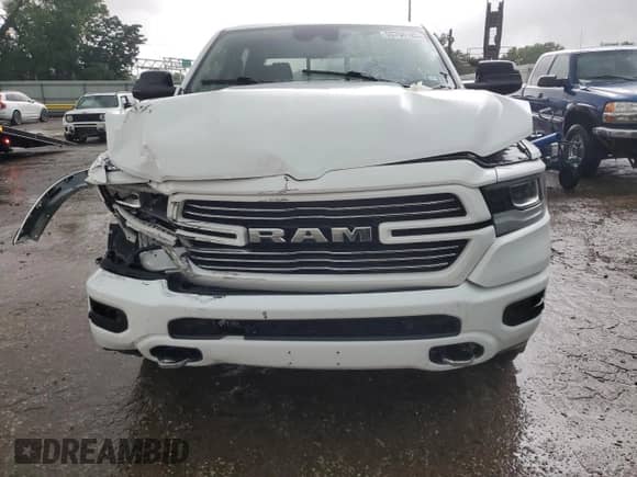 2021 Ram 1500 Laramie z VIN 1C6SRFRT6MN823935, wystawiony jako Copart lot #55798185 z przebiegiem 60 436 mil mil oraz Szkoda całkowita • Salvage title. Historia ofert i sprzedaży dostępna na DreamBid. Obrazek 5.