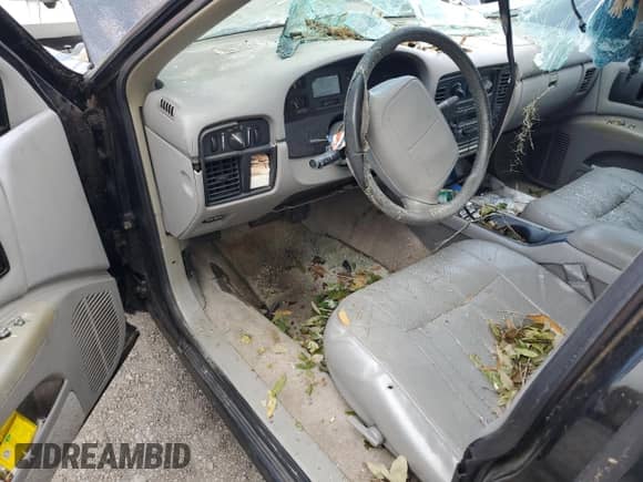 1995 Chevrolet Caprice с VIN 1G1BL52P9SR121169, выставлен на аукционе Copart как лот 74949074 с пробегом Не указан миль и Списание • Salvage title. История ставок и продаж доступна на DreamBid. Изображение 8.
