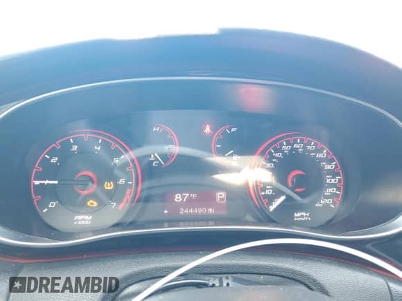 2015 Dodge Dart SE z VIN 1C3CDFAA8FD311399, wystawiony jako Copart lot #81689985 z przebiegiem 244 490 mil mil oraz Szkoda całkowita • Salvage title. Historia ofert i sprzedaży dostępna na DreamBid. Obrazek 9.