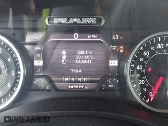 2020 Ram 1500 Big Horn z VIN 1C6SRFBT6LN125026, wystawiony jako IAAI lot #43127444 z przebiegiem 140 571 mil mil oraz . Historia ofert i sprzedaży dostępna na DreamBid. Obrazek 7.