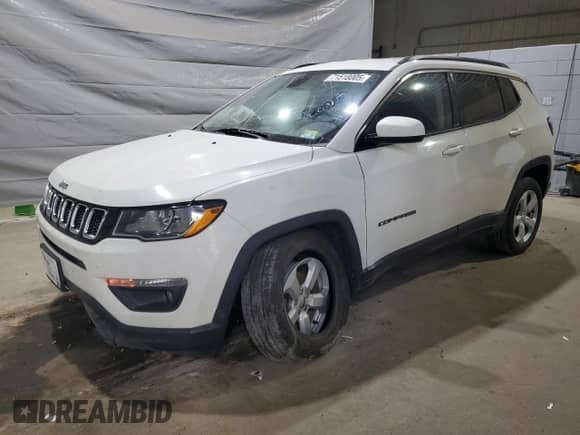 2019 Jeep Compass Latitude с VIN 3C4NJDBB9KT597566, выставлен на аукционе Copart как лот 71518005 с пробегом 70 562 миль миль и Списание • Salvage title. История ставок и продаж доступна на DreamBid. Изображение 1.
