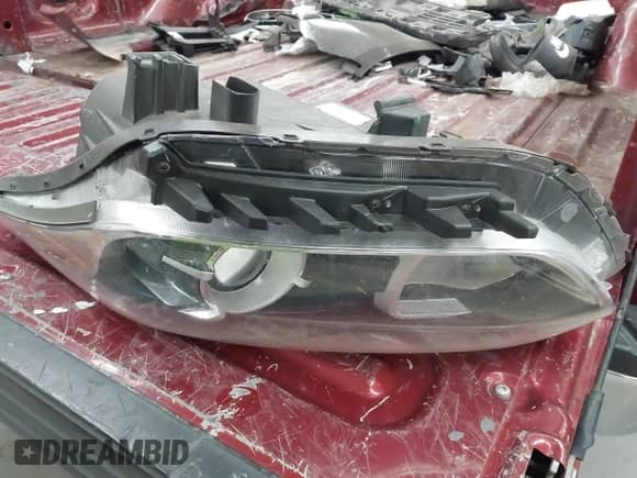 2013 Ford F-150 XL z VIN 1FTFX1CT1DFC50402, wystawiony jako IAAI lot #42604789 z przebiegiem 107 551 mil mil oraz . Historia ofert i sprzedaży dostępna na DreamBid. Obrazek 12.