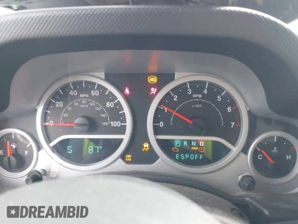 2008 Jeep Wrangler Unlimited Sahara с VIN 1J8GA59178L576014, выставлен на аукционе IAAI как лот 42788775 с пробегом 251 646 миль миль и . История ставок и продаж доступна на DreamBid. Изображение 7.