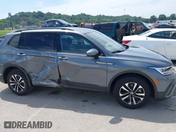 2024 Volkswagen Tiguan S with VIN 3VVRB7AX3RM161394, listed as a IAAI auction lot 42822212 with 9,839 mi miles and . Bid and sale history available at DreamBid. Image 14.