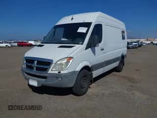 2008 Dodge Sprinter z VIN WD0PE745985244315, wystawiony jako IAAI lot #41818596 z przebiegiem 194 421 mil mil oraz . Historia ofert i sprzedaży dostępna na DreamBid. Obrazek 2.