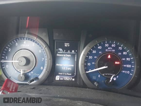 2015 Toyota Sienna XLE z VIN 5TDYK3DC8FS677001, wystawiony jako IAAI lot #42885539 z przebiegiem 135 217 mil mil oraz . Historia ofert i sprzedaży dostępna na DreamBid. Obrazek 7.