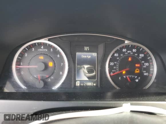 2015 Toyota Camry SE z VIN 4T1BF1FK5FU894791, wystawiony jako Copart lot #82327015 z przebiegiem 218 883 mil mil oraz Szkoda całkowita • Salvage title. Historia ofert i sprzedaży dostępna na DreamBid. Obrazek 9.