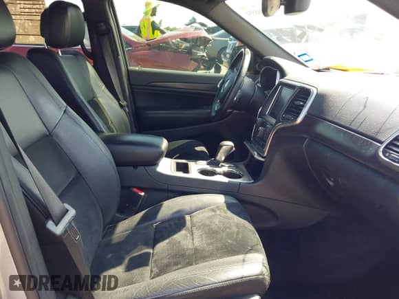 2018 Jeep Grand Cherokee Altitude with VIN 1C4RJEAG7JC181921, listed as a IAAI auction lot 43208554 with 157,255 mi miles and . Bid and sale history available at DreamBid. Image 5.