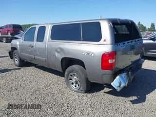 2008 Chevrolet Silverado 1500 1LT z VIN 2GCEK19C881210218, wystawiony jako IAAI lot #42500460 z przebiegiem 177 264 mil mil oraz . Historia ofert i sprzedaży dostępna na DreamBid. Obrazek 3.