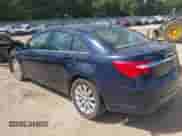 2014 Chrysler 200 Touring z VIN 1C3CCBBB6EN127610, wystawiony jako IAAI lot #43281672 z przebiegiem 102 043 mil mil oraz . Historia ofert i sprzedaży dostępna na DreamBid. Obrazek 3.