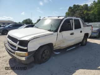 2005 Chevrolet Avalanche Z66 с VIN 3GNEC12Z05G104870, выставлен на аукционе Copart как лот 63576355 с пробегом 186 491 миль миль и Списание • Salvage title. История ставок и продаж доступна на DreamBid. Изображение 1.