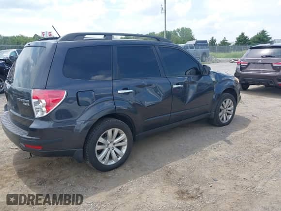 2011 Subaru Forester X Premium с VIN JF2SHADCXBH705485, выставлен на аукционе IAAI как лот 42722247 с пробегом 169 730 миль миль и . История ставок и продаж доступна на DreamBid. Изображение 4.