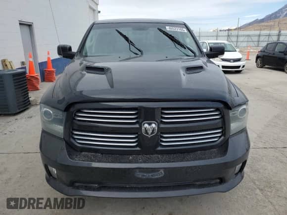 2014 Ram 1500 Sport z VIN 1C6RR7HT3ES337169, wystawiony jako Copart lot #46523165 z przebiegiem 137 450 mil mil oraz Szkoda całkowita • Salvage title. Historia ofert i sprzedaży dostępna na DreamBid. Obrazek 5.