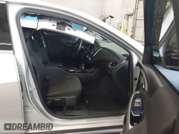 2020 Chevrolet Malibu LS с VIN 1G1ZC5ST5LF013176, выставлен на аукционе IAAI как лот 43114946 с пробегом 84 884 миль миль и . История ставок и продаж доступна на DreamBid. Изображение 5.