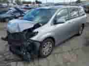 2017 Toyota Sienna XLE Auto Access Seat z VIN 5TDYZ3DC6HS809784, wystawiony jako IAAI lot #41546264 z przebiegiem 98 937 mil mil oraz . Historia ofert i sprzedaży dostępna na DreamBid. Obrazek 20.