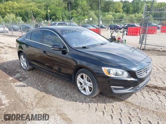 2015 Volvo S60 T5 Premier с VIN YV1612TK7F1357446, выставлен на аукционе IAAI как лот 41867566 с пробегом 90 023 миль миль и . История ставок и продаж доступна на DreamBid. Изображение 1.