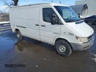 2005 Dodge Sprinter with VIN WD0BD644955818891, listed as a Copart auction lot 46080005 with 135,625 mi miles and Salvage title. Bid and sale history available at DreamBid. Image 4.